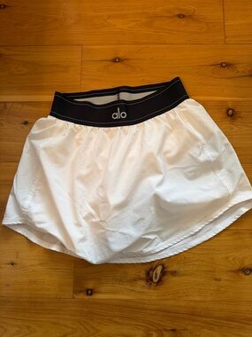 ALO Yoga White Skort with Black Waistband